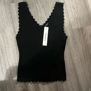NWT The Workshop Women’s Black Scallop V-Neck Ribbed Tank Top Size M-L
